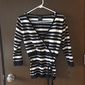 B. Moss Cross top stretch shirt